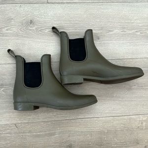 hunter green chelsea rain boots